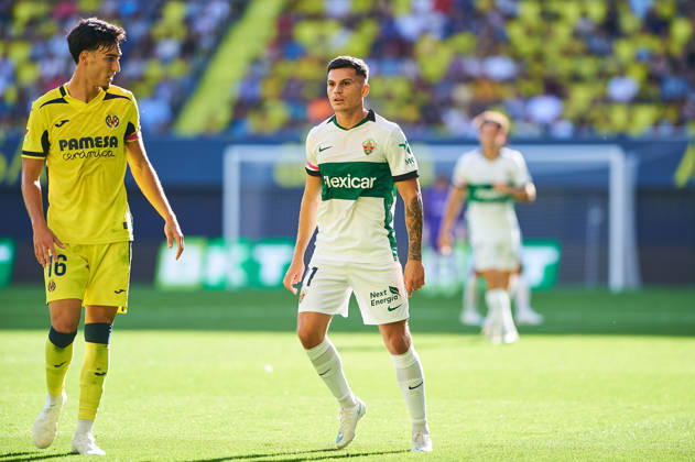 Lucas Cepeda of Elche CF during the LaLiga EA Sports match between Villarreal CF and Elche CF at Estadio de la Cerámica on October 17, 2026, in Villarreal, Spain