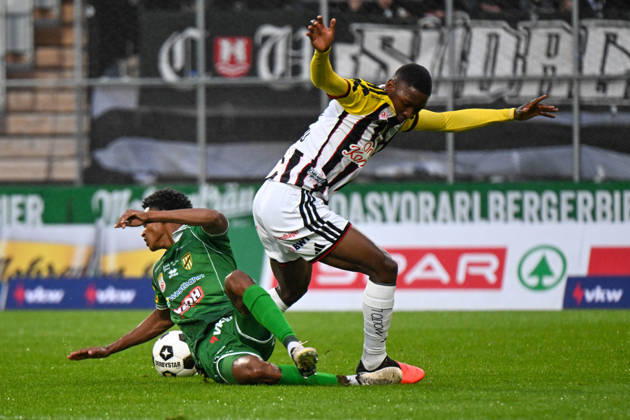 SOCCER - BL, A.Lustenau vs LASK LUSTENAU,AUSTRIA,17.OCT.26 - SOCCER - ADMIRAL Bundesliga, SC Austria Lustenau vs Linzer ASK. Image shows Anilson Dourado Santiago (A.Lustenau) and Yvan Dibango (LASK).  GEPAxpictures xOliverxLerch