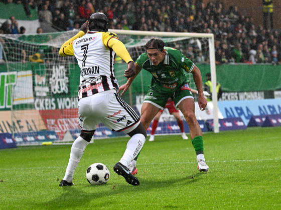 SOCCER - BL, A.Lustenau vs LASK LUSTENAU,AUSTRIA,17.OCT.26 - SOCCER - ADMIRAL Bundesliga, SC Austria Lustenau vs Linzer ASK. Image shows Samuel Adeniran (LASK) and Robin Voisine (A.Lustenau).  GEPAxpictures xOliverxLerch