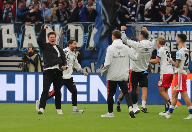 Coach Merlin Polzin of Hamburger SV celebrates after scoring the 1-0 goal. Soccer, Men s, 2026–2027 season, 1st Division, Volksparkstadion, Hamburger SV vs. VfB Stuttgart, 1–0. DFL regulations prohibit any use of photographs as image sequences and or quasi-video.