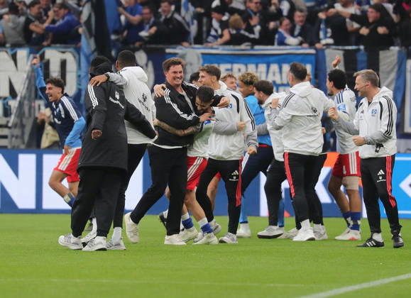 Coach Merlin Polzin of Hamburger SV celebrates after scoring the 1-0 goal. Soccer, Men s, 2026–2027 season, 1st Division, Volksparkstadion, Hamburger SV vs. VfB Stuttgart, 1–0. DFL regulations prohibit any use of photographs as image sequences and or quasi-video.