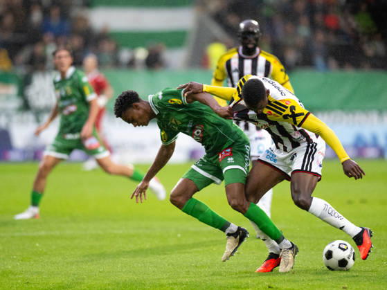 SOCCER - BL, A.Lustenau vs LASK LUSTENAU,AUSTRIA,17.OCT.26 - SOCCER - ADMIRAL Bundesliga, SC Austria Lustenau vs Linzer ASK. Image shows Anilson Dourado Santiago (A.Lustenau) and Yvan Dibango (LASK).  GEPAxpictures xOliverxLerch