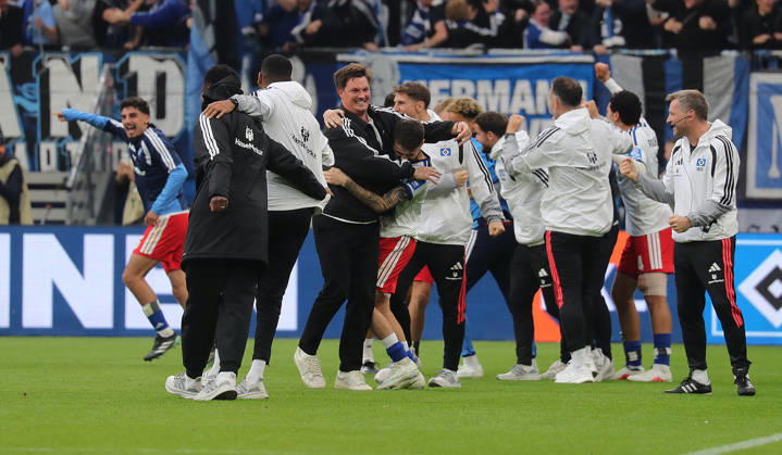 Coach Merlin Polzin of Hamburger SV celebrates after scoring the 1-0 goal. Soccer, Men s, 2026–2027 season, 1st Division, Volksparkstadion, Hamburger SV vs. VfB Stuttgart, 1–0. DFL regulations prohibit any use of photographs as image sequences and or quasi-video.