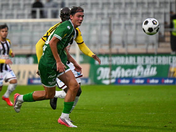 SOCCER - BL, A.Lustenau vs LASK LUSTENAU,AUSTRIA,17.OCT.26 - SOCCER - ADMIRAL Bundesliga, SC Austria Lustenau vs Linzer ASK. Image shows Robin Voisine (A.Lustenau) and Samuel Adeniran (LASK).  GEPAxpictures xOliverxLerch