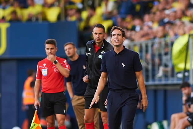 Villarreal CF head coach Inigo Perez during the LaLiga EA Sports match between Villarreal CF and Elche CF at Estadio de la Cerámica on October 17, 2026, in Villarreal, Spain