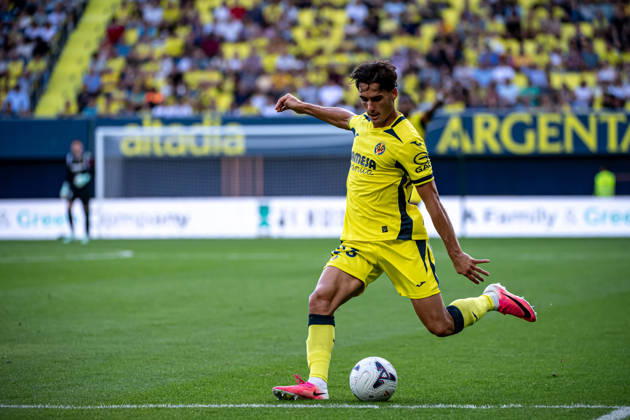 October 17, 2026, Vila-Real, Valencia, Spain: SERGI CARDONA of Villarreal CF in action during the LaLiga EA Sports, match between Villarreal CF and Elche at Ceramica stadium Vila-Real Spain - ZUMAs385 20261017_zsp_s385_030 Copyright: xLeopoldxSoglox