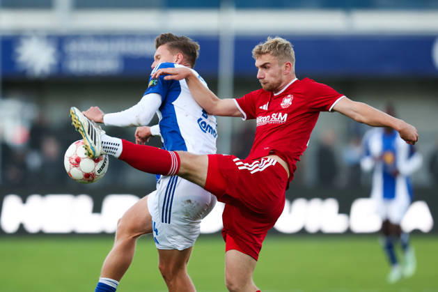 October 17, 2026, Soccer, Men’s, Regionalliga Nord, Matchday 14, BSV Kickers Emden 1 vs. FC Phönix Lübeck Luc Ihorst (14) of BSV Kickers Emden in a tackle with Philippe Derk Roland Markvoort (22) of Phönix Lübeck