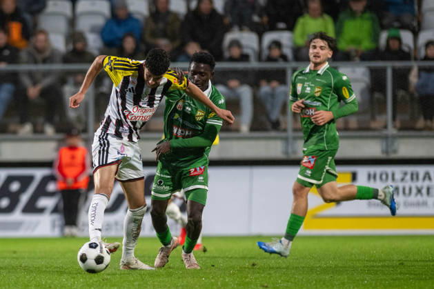 SOCCER - BL, A.Lustenau vs LASK LUSTENAU,AUSTRIA,17.OCT.26 - SOCCER - ADMIRAL Bundesliga, SC Austria Lustenau vs Linzer ASK. Image shows Daniel Elfadli (LASK), Anilson Dourado Santiago and Dominik Weixelbraun (A.Lustenau).  GEPAxpictures xOliverxLerch