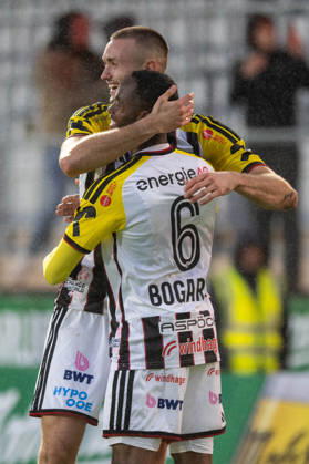 SOCCER - BL, A.Lustenau vs LASK LUSTENAU,AUSTRIA,17.OCT.26 - SOCCER - ADMIRAL Bundesliga, SC Austria Lustenau vs Linzer ASK. Image shows the rejoicing of Sasa Kalajdzic and Melayro Bogarde (LASK).  GEPAxpictures xOliverxLerch