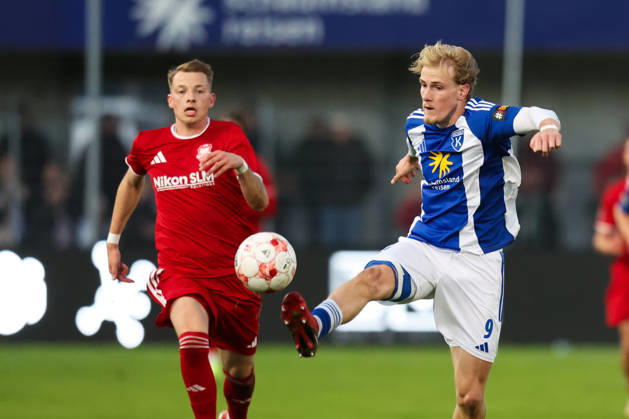 October 17, 2026, Soccer, Men s, Regionalliga Nord, Matchday 14, BSV Kickers Emden 1 vs. FC Phönix Lübeck Theo Schröder (9) of BSV Kickers Emden in a tackle with Julian Matthias Boccaccio (19) of Phönix Lübeck