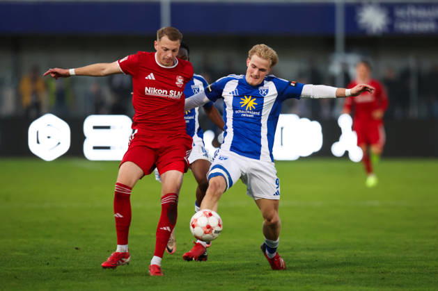October 17, 2026, Soccer, Men s, Regionalliga Nord, Matchday 14, BSV Kickers Emden 1 vs. FC Phönix Lübeck Theo Schröder (9) of BSV Kickers Emden in a tackle with Julian Matthias Boccaccio (19) of Phönix Lübeck