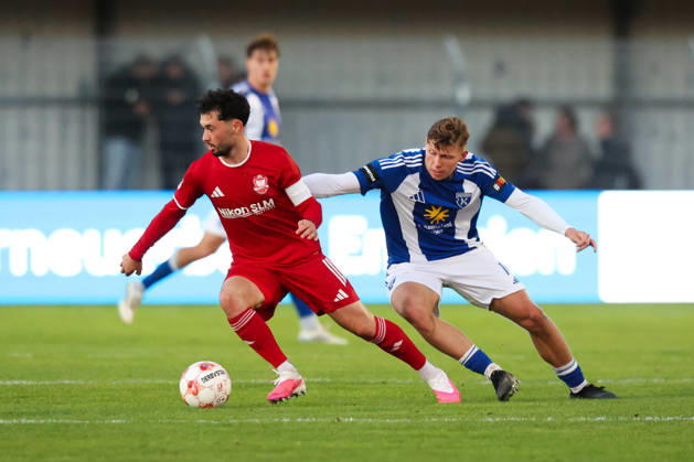 October 17, 2026, Soccer, Men s, Regionalliga Nord, Matchday 14, BSV Kickers Emden 1, FC Phönix Lübeck, Luc Ihorst (14) of BSV Kickers Emden battles for the ball with Fabio Oliviero Maiolo (8) of Phönix Lübeck