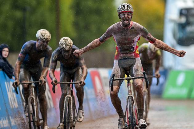 Belgian Michael Vanthourenhout of Pauwels Sauzen-Altez Industriebouw celebrates as he crosses the finish line to win the men s elite race of the Berencross Meulebeke cyclocross cycling event, race 2 8 in the HG Cross competition, on Saturday 17 October 2026. DAVIDxPINTENS  x190093000x