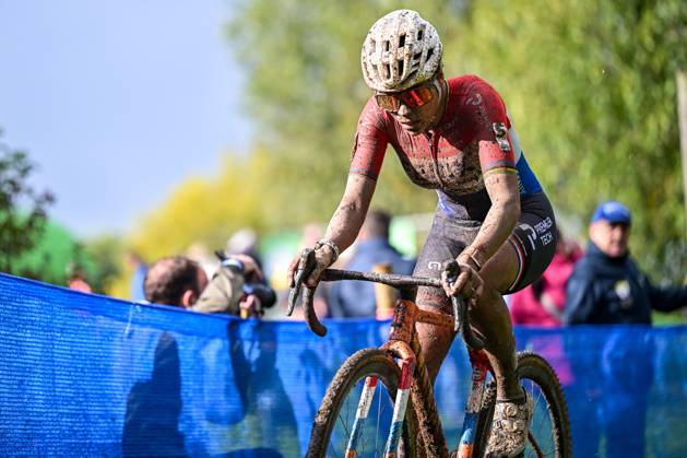 Dutch Ceylin Del Carmen Alvarado pictured in action during the women s elite race of the Berencross Meulebeke cyclocross cycling event, race 2 8 in the HG Cross competition, on Saturday 17 October 2026. DAVIDxPINTENS  x190096401x