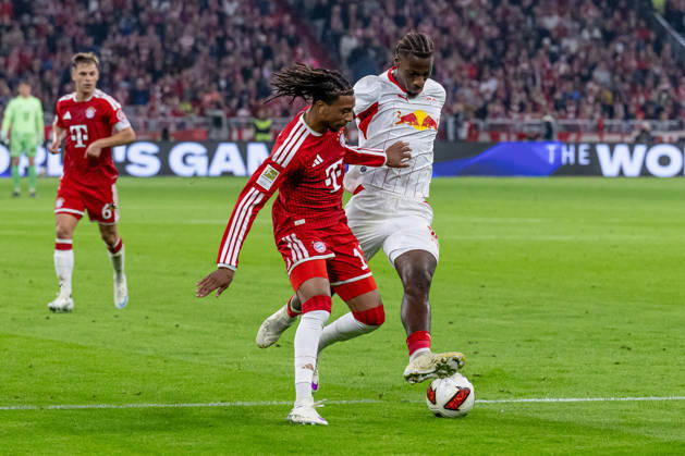 Battle for the Ball: Tackle between Michael Olise (FC Bayern Munich, 17) and Ezechiel Banzuzi (RB Leipzig, 06 GER), FC Bayern Munich vs. RB Leipzig, Soccer, Bundesliga, Matchday 6, 2026–2027 Season, October 17, 2026 DFL DFB REGULATIONS PROHIBIT ANY USE OF PHOTOGRAPHS as IMAGE SEQUENCES and or QUASI-VIDEO Photo: HMB Media, Heike Feiner Copyright: HMBxMedia HeikexFeiner