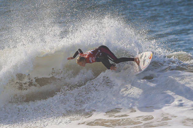 Meo Rip Curl Pro Portugal - Quarter Finals Caitlin Simmers of the United States competes during the Meo Rip Curl Pro Portugal at Praia dos Supertubos in Peniche, Portugal, on October 17, 2026.  Copyright: xJoaoxRicox originalFilename:rico-meoripcu261017_nptJG.jpg