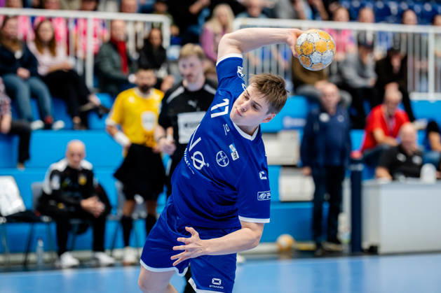 Dormagen, October 17, 2026, Handball, Men s, 2nd Bundesliga, Matchday 8, 2026–2027 TSV Bayer Dormagen vs. HSC 2000 Coburg Felix Böckenholt TSV Bayer Dormagen, 17 on a penalty throw Dormagen TSV Bayer Sportcenter NRW Germany