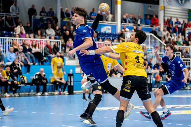 Dormagen, October 17, 2026, Handball, Men s, 2nd Bundesliga, Matchday 8, 2026–2027 TSV Bayer Dormagen vs. HSC 2000 Coburg Luca Krist TSV Bayer Dormagen, 2 on a shot on goal Dormagen TSV Bayer Sportcenter NRW Germany