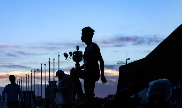 (261018) -- BEIJING, Oct. 18, 2026 -- Runners warm up before the 2026 Beijing Marathon & National Marathon Championships in Beijing, capital of China, Oct. 18, 2026. ) (SP)CHINA-BEIJING-2026 BEIJING MARATHON(CN) LixMing 