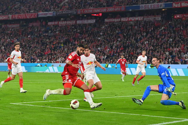 Ismael SAIBARI, Bayern Munich, action, tackle against Willi ORBAN (L) and goalkeeper Maarten VANDEVOORDT (L), penalty area play, scoring chance, soccer, Bundesliga, 2026–2027 season, Matchday 6, Matchday 06, FC Bayern Munich vs. RB Leipzig 6–1 on October 17, 2026, Allianz Arena