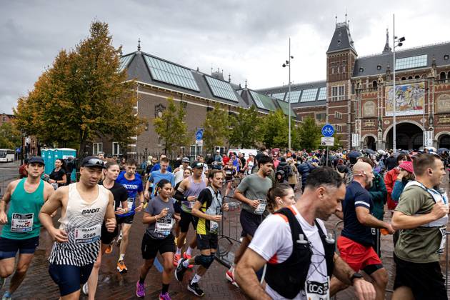 AMSTERDAM - The Amsterdam Marathon at the Rijksmuseum. ANP RAMON VAN FLYMEN xVIxANPxSportx xxANPxIVx 572814687 originalFilename: 572814687.jpg