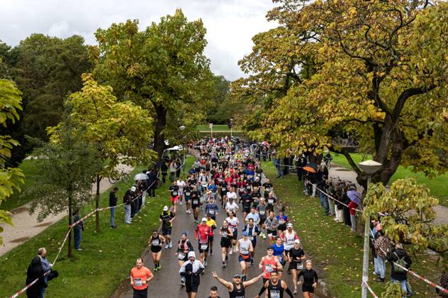 AMSTERDAM - The Amsterdam Marathon at Vondelpark. ANP RAMON VAN FLYMEN xVIxANPxSportx xxANPxIVx 572814944 originalFilename: 572814944.jpg