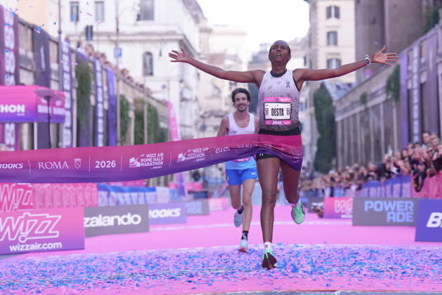 the female winner Desta Netsanet during the 3th edition of the Wizz Air Rome Half Marathon by Brooks 2026 Rome s, Italy - Sunday, October 18, 2026. ( Photo by Alfredo Falcone LaPresse )  Copyright: xAlfredoxFalcone LaPressex