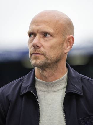 ZWOLLE - PEC Zwolle Trainer Dennis van der Ree during the Dutch Eredivisie match between PEC Zwolle and Go Ahead Eagles at the MAC3PARK stadium on October 18, 2026 in Zwolle, the Netherlands. TOBIAS KLEUVER ANP Eredivisie 2026 27 xVIxANPxSportx xxANPxIVx 572822133 originalFilename: 572822133.jpg