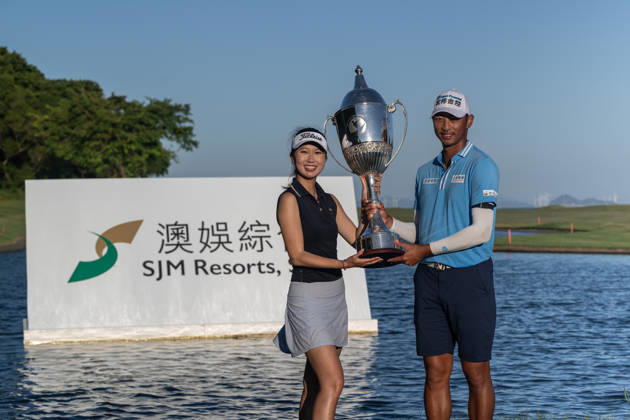 October 18, 2026, Macau, Macao Sar, China: WANG Wei-hsuan from Chinese Taipei ( Taiwan) wins the Macau Open 2026. With his wife Cindy Zhou. Macau Open Golf 2026 Final Round. Macau China - ZUMAr144 20261018_zap_r144_066 Copyright: xJaynexRussellx