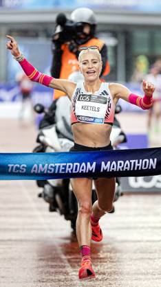 AMSTERDAM - Mikky Keetels is the best Dutch woman at the Amsterdam Marathon. ANP RAMON VAN FLYMEN xVIxANPxSportx xxANPxIVx 572823819 originalFilename: 572823819.jpg