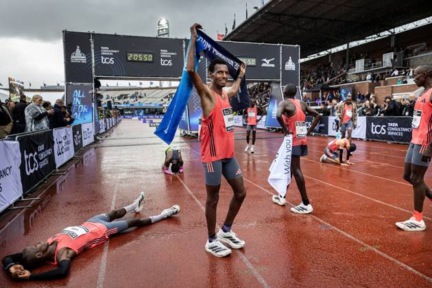 AMSTERDAM - Lemi Berhanu wins the Amsterdam Marathon. ANP RAMON VAN FLYMEN xVIxANPxSportx xxANPxIVx 572823835 originalFilename: 572823835.jpg