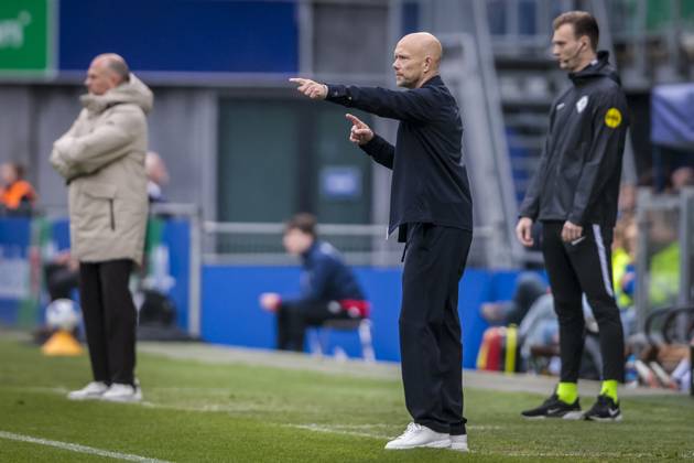 ZWOLLE , 18-10-2026 , mac3park , season 2026 2027 , Dutch Eredivisie football , match between PEC Zwolle and Go Ahead Eagles , picture shows PEC Zwolle Assistant coach Dennis van der Ree PEC - Go Ahead Eagles  x208675020x Copyright: