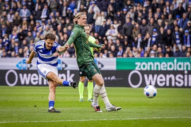 ZWOLLE , 18-10-2026 , mac3park , season 2026 2027 , Dutch Eredivisie football , match between PEC Zwolle and Go Ahead Eagles , picture shows PEC Zwolle player Ryan Thomas PEC - Go Ahead Eagles  x208675043x Copyright: