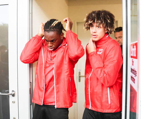 October 17, 2026, Cham, Switzerland, Men s Soccer, 2026–2027 Season, Swiss Cup, Round 2, SC Cham vs. FC Sion, 0–2. Photo: Winsley Boteli (back) and Franck Surdez (FC Sion)