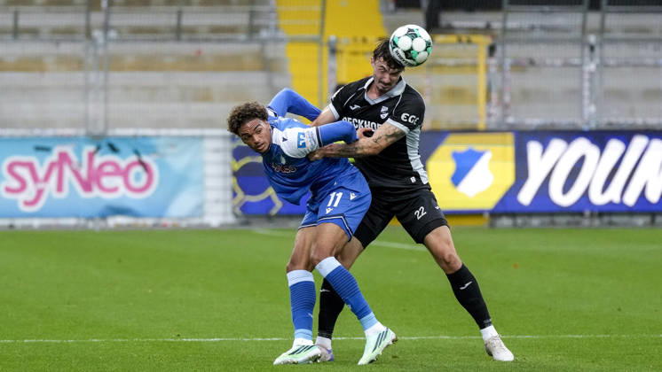 v li Jykese Fields TSG II, 11, Noah König Verl, 22, heading the ball, aerial duel, game scene, aerial challenge, action, 18 10 2026, Sinsheim, Germany, soccer, 3rd Division, TSG 1899 Hoffenheim II vs. SC Verl, DFB and DFL regulations prohibit any use of photographs as image sequences and or quasi-video xozx