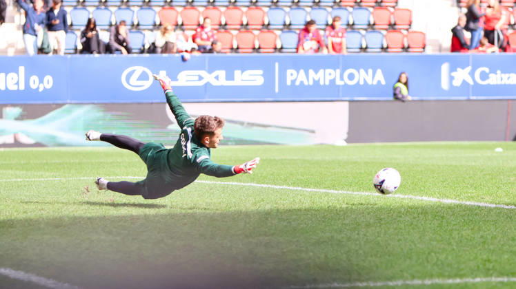 ESP LaLiga EA Sports: Atlético Osasuna vs. Racing Santander warms up during the LaLiga EA Sports match between Atlético Osasuna and Racing Santander, played at El Sadar Stadium in Pamplona on October 18, 2026, in Spain. Spanish Soccer Copyright: xAgenciaxLOFx