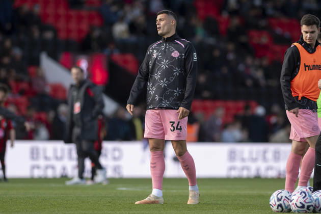 AFC Bournemouth v Sunderland, Premier League Granit Xhaka of Sunderland warms up before the AFC Bournemouth v Sunderland Premier League match at Vitality Stadium, Bournemouth, England on 18 October 2026 Credit: Andy Thomas Every Second Media Editorial use only. All images are copyright Every Second Media Limited. No images may be reproduced without prior permission. All rights reserved. Premier League and Football League images are subject to licensing agreements with Football DataCo Limited. see https: www.football-dataco.com Copyright: xIMAGO EveryxSecondxMediax ESM-2234-0013 AndyxThomasx xEveryxSecondxMediax