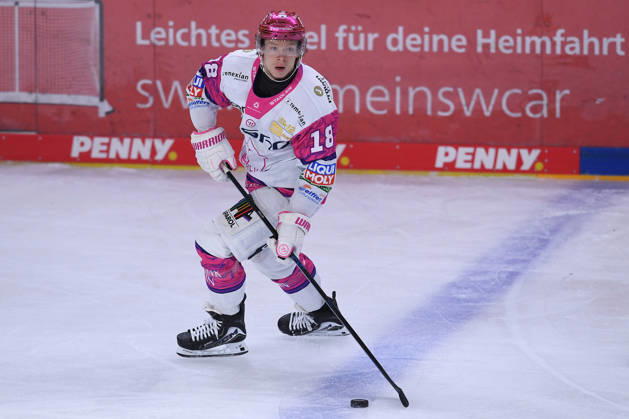 Ice Hockey: DEL Matchday 10—Krefeld Pinguine vs. Eisbären Berlin on October 18, 2026, at the Yayla Arena in Krefeld. Jonas Müller, Berlin. In accordance with the guidelines of the DEL (German Ice Hockey League), the publication and further use of the footage in electronic media and on all kind is not permitted xRx