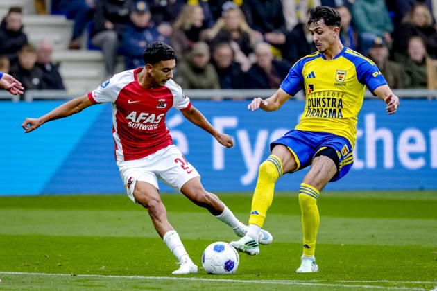 LEEUWARDEN AZ Alkmaar forward Ayoub Oufkir, SC Cambuur forward Ilyes Hamache during the Vriendenloterij Eredivisie match between SC Cambuur and AZ at Kooi Stadion on October 18, 2026, in Leeuwarden, the Netherlands ED VAN DE POL EYE4IMAGES DeFodi Images