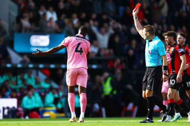 Referee Craig Pawson shows Kevin Danso of Sunderland a red card. Bournemouth v Sunderland, Premier League, Football, Vitality Stadium, Bournemouth, UK - 18 Oct 2026Bournemouth Vitality Stadium United Kingdom EDITORIAL USE ONLY No use with unauthorised audio, video, data, fixture lists, club league logos or live services. Online in-match use limited to 120 images, no video emulation. No use in betting, games or single club league player publications.  Copyright: xJamesxMarsh Shutterstockx 17222646v