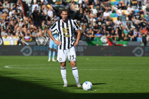 SOCCER - Serie A - Udinese Calcio vs. US Lecce Photo by IPA ABACAPRESS.COM89854414 - Udinese s Mergim Vojvoda taking a free kick during the Udinese Calcio vs. US Lecce Italian Serie A soccer match in Udine, Italy, on October 18, 2026 Udine Italy Copyright: xIPAxSport ABACAx