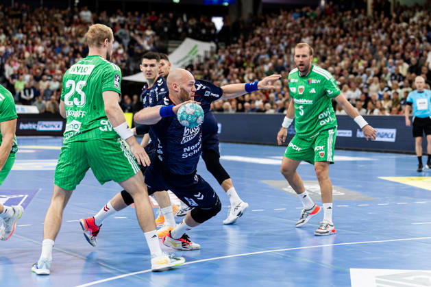 Opel HBL SG Flensburg Handewitt vs. Füchse Berlin, October 18, 2026—Arnar Freyr Arnarsson, No. 41, SG Flensburg Handewitt on the attack—Opel HBL SG Flensburg Handewitt vs. Füchse Berlin, GGW Arena, October 18, 2026 Copyright: xBEAUTIFULxSPORTS MarioxM.xKobergx