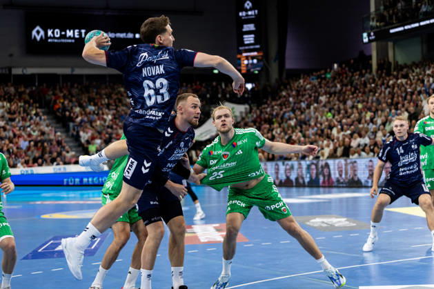 Opel HBL SG Flensburg Handewitt vs. Füchse Berlin, October 18, 2026: Domen Novak, No. 63, SG Flensburg Handewitt on the attack. Opel HBL SG Flensburg Handewitt vs. Füchse Berlin, GGW Arena, October 18, 2026 Copyright: xBEAUTIFULxSPORTS MarioxM.xKobergx
