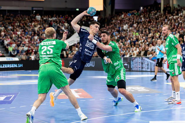 Opel HBL SG Flensburg Handewitt vs. Füchse Berlin 18 10 26 Aymeric Minne No. 44, SG Flensburg Handewitt vs. Matthes Langhoff No. 25, Füchse Berlin, and Mijajlo Marsenic No. 93, Füchse Berlin; Opel HBL SG Flensburg Handewitt vs. Füchse Berlin, GGW Arena on October 18, 2026 Copyright: xBEAUTIFULxSPORTS MarioxM.xKobergx