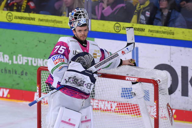 Ice Hockey: DEL Matchday 10—Krefeld Pinguine vs. Eisbären Berlin on October 18, 2026, at the Yayla Arena in Krefeld. Jonas Neffin, Berlin. In accordance with the guidelines of the DEL (German Ice Hockey League), the publication and further use of the footage in electronic media and on end devicesof any kind is not permitted while the game is in progress xRx
