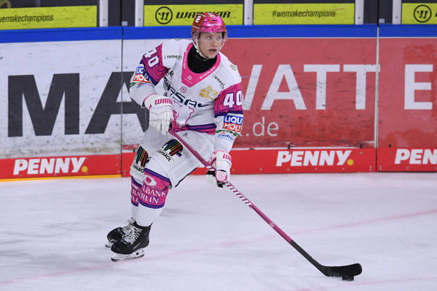 Ice Hockey: DEL Matchday 10—Krefeld Pinguine vs. Eisbären Berlin on October 18, 2026, at the Yayla Arena in Krefeld. Korbinian Geibel, Berlin. In accordance with the guidelines of the DEL (German Ice Hockey League), the publication and further use of the footage in electronic media and ondevices of any kind is not permitted while the game is in progress xRx