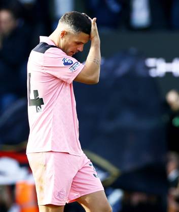 Granit Xhaka of Sunderland looks dejected after his side concede a goal. Bournemouth v Sunderland, Premier League, Football, Vitality Stadium, Bournemouth, UK - 18 Oct 2026Bournemouth Vitality Stadium United Kingdom EDITORIAL USE ONLY No use with unauthorised audio, video, data, fixture lists, club league logos or live services. Online in-match use limited to 120 images, no video emulation. No use in betting, games or single club league player publications.  Copyright: xJamesxMarsh Shutterstockx 17222646ah