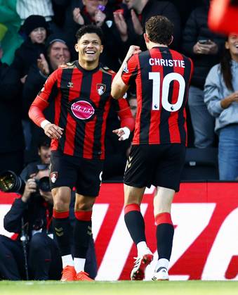 Evanilson of AFC Bournemouth celebrates scoring a goal after making the score 2-0. Bournemouth v Sunderland, Premier League, Football, Vitality Stadium, Bournemouth, UK - 18 Oct 2026Bournemouth Vitality Stadium United Kingdom EDITORIAL USE ONLY No use with unauthorised audio, video, data, fixture lists, club league logos or live services. Online in-match use limited to 120 images, no video emulation. No use in betting, games or single club league player publications.  Copyright: xJamesxMarsh Shutterstockx 17222646ag