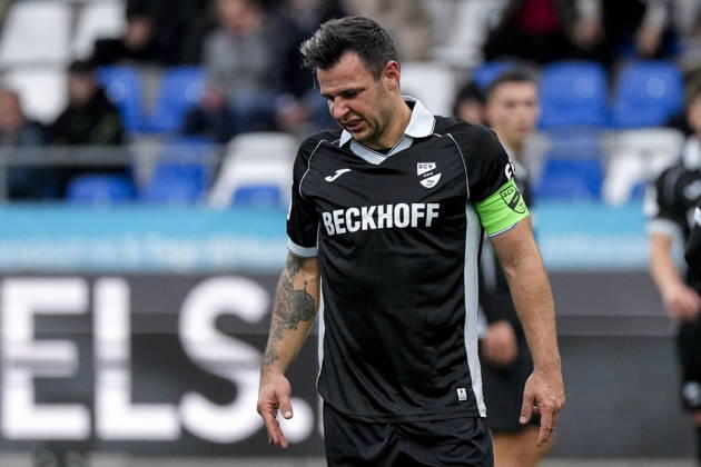 Niko Kijewski Verl, 19, captain, SC Verl player, single image, single photo, in action, looking disappointed, disappointment, frustration, pessimistic, October 18, 2026, Sinsheim, Germany, soccer, 3rd Division, TSG 1899 Hoffenheim II vs. SC Verl, DFB and DFL regulations prohibit any use of photographs as image sequences and or quasi-video xozx