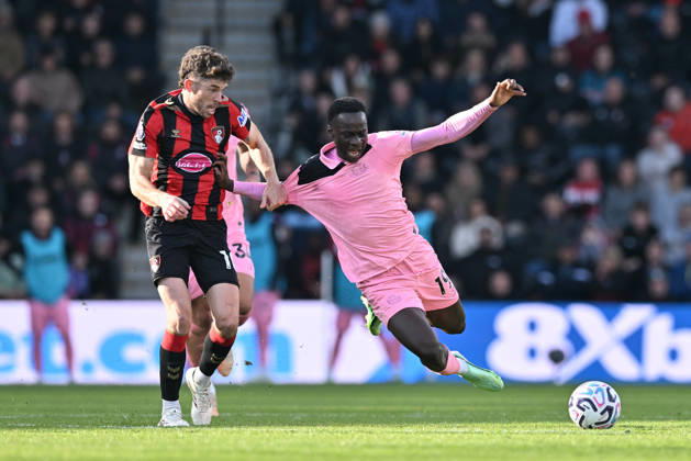 Bournemouth v Sunderland, Premier League Habib Diarra (19) of Sunderland battles for possession with Ryan Christie (10) of AFC Bournemouth during the Premier League match between Bournemouth and Sunderland at the Vitality Stadium, Bournemouth, UK on 18 October 2026. Bournemouth Vitality Stadium Dorset UK Editorial use only DataCo restrictions apply See www.football-dataco.com , Copyright: xGrahamxHuntx PSI-25032-0103